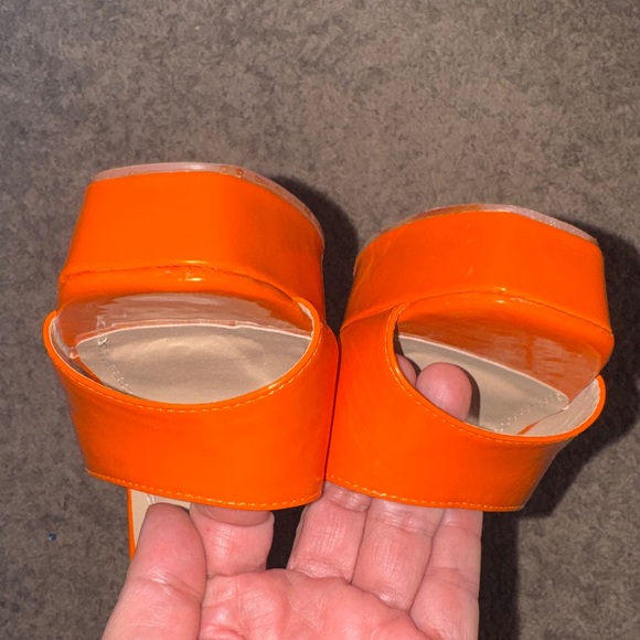 Chase + Chloe Orange Platform Mule Heels Size 5.5 - Picture 10 of 12